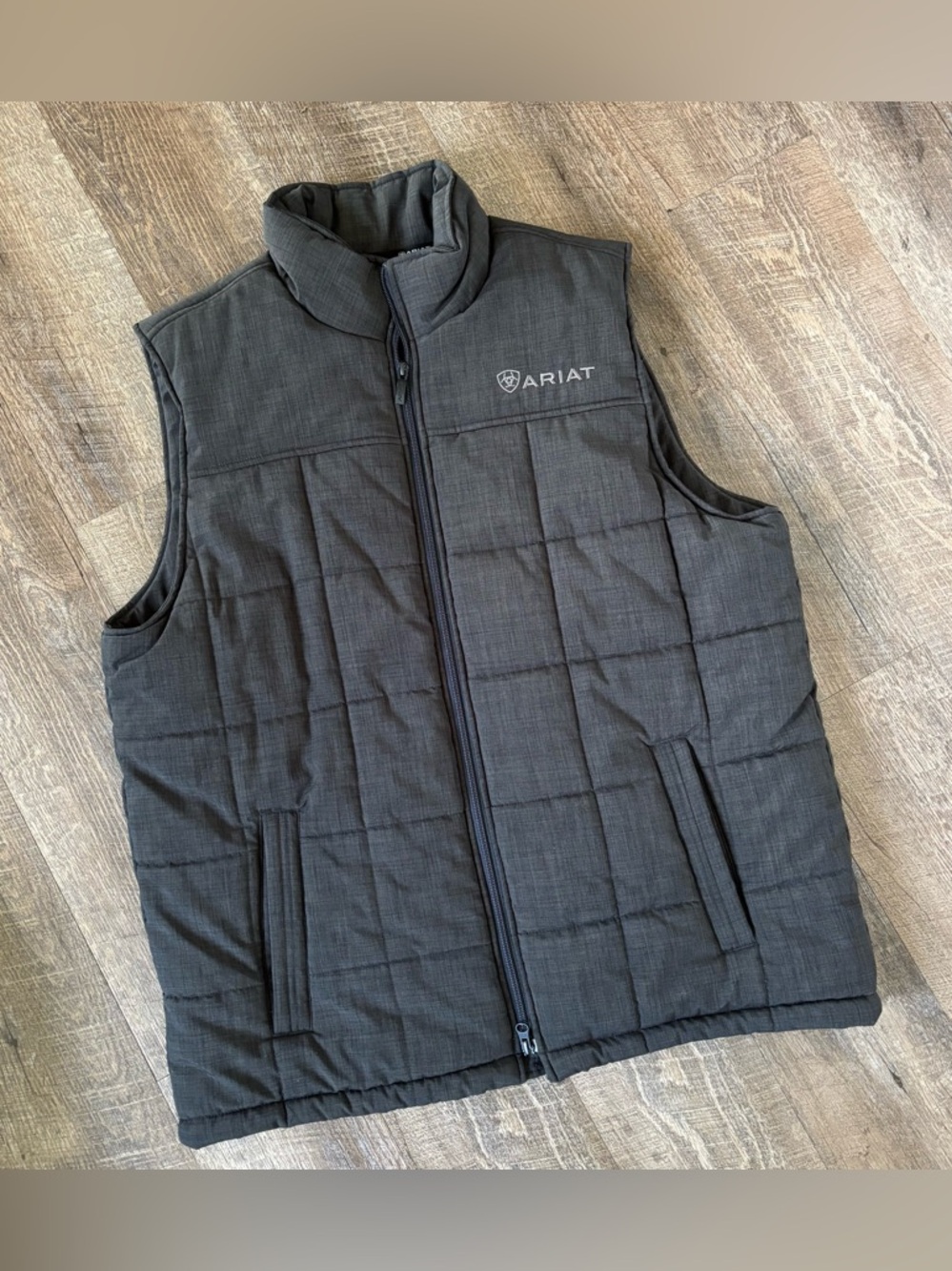 Ariat || Men’s Quilted Black Puffer Vest